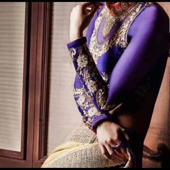 New Dark purple golden beige shaded net saree. - Picture 3 of 14